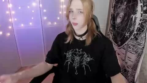 Snapshot of simochka_ chatting on 07-02-26, 04:29 Simochka online show from 07-02-26, 04:29