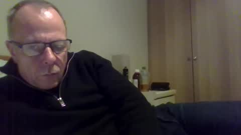 Snapshot of simon56691 chatting on 02-01-25, 06:40 simon56691 online show from 02-01-25, 06:40