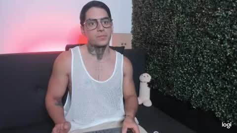 Snapshot of simon_cortes chatting on 06-20-26, 11:46 Simon Cortes online show from 06-20-26, 11:46