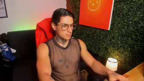 Snapshot of simon_cortes chatting on 07-17-26, 11:06 Simon Cortes online show from 07-17-26, 11:06