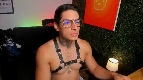 Snapshot of simon_cortes chatting on 07-20-26, 11:23 Simon Cortes online show from 07-20-26, 11:23