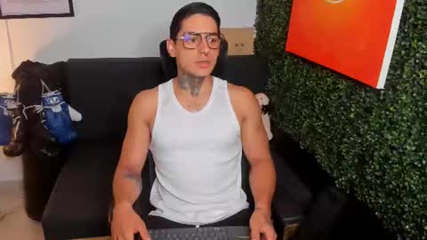 Snapshot of simon_cortes chatting on 07-26-26, 11:17 Simon Cortes online show from 07-26-26, 11:17