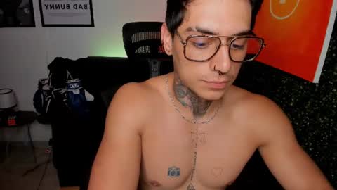 Snapshot of simon_cortes chatting on 07-28-26, 04:39 Simon Cortes online show from 07-28-26, 04:39