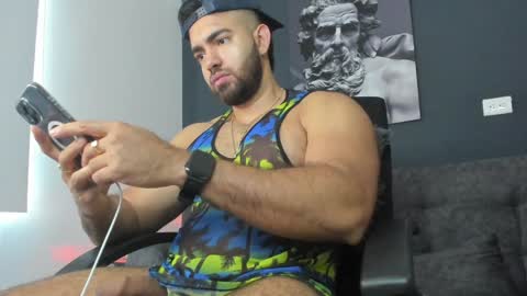 simon_leon01 online show from 01-20-25, 01:00