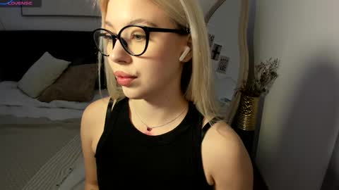 SimonaGerry online show from 12-05-25, 04:32