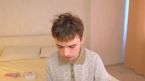 Snapshot of simonboy592 chatting on 06-09-26, 11:11 Alex online show from 06-09-26, 11:11