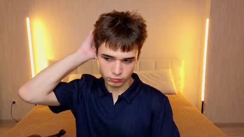 Snapshot of simonboy592 chatting on 06-22-26, 11:07 Alex online show from 06-22-26, 11:07