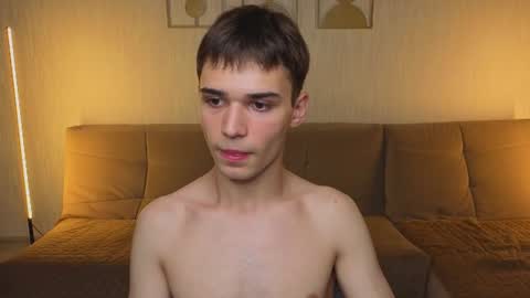 Snapshot of simonboy592 chatting on 07-19-26, 01:15 Alex online show from 07-19-26, 01:15