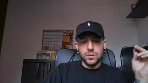 Snapshot of simonm777 chatting on 07-27-26, 05:31 simonm777 online show from 07-27-26, 05:31