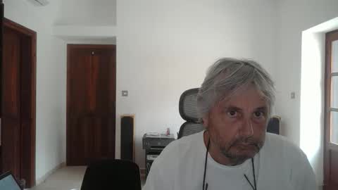Snapshot of simonthenudist chatting on 04-27-26, 10:02 Simon online show from 04-27-26, 10:02