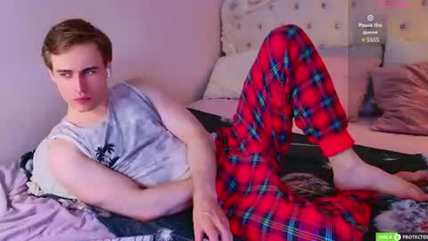 Simon online show from 07-30-26, 03:49