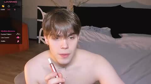 Snapshot of simonwnl chatting on 01-05-26, 06:33 Simon online show from 01-05-26, 06:33