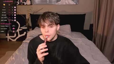 Snapshot of simonwnl chatting on 01-09-26, 03:37 Simon online show from 01-09-26, 03:37