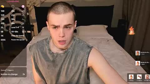 Snapshot of simonwnl chatting on 02-04-26, 02:23 Simon online show from 02-04-26, 02:23