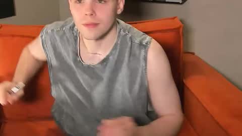 Snapshot of simonwnl chatting on 02-13-26, 08:05 Simon online show from 02-13-26, 08:05