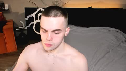 Snapshot of simonwnl chatting on 02-23-26, 04:26 Simon online show from 02-23-26, 04:26