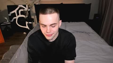 Snapshot of simonwnl chatting on 02-25-26, 06:28 Simon online show from 02-25-26, 06:28