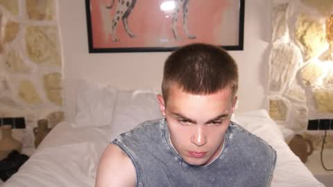 Snapshot of simonwnl chatting on 03-17-26, 11:35 Simon online show from 03-17-26, 11:35