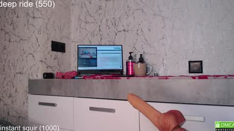 Snapshot of simplegirl1996 chatting on 10-13-25, 07:52 regina online show from 10-13-25, 07:52