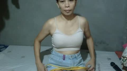 Snapshot of simply_me143 chatting on 06-19-26, 11:52 mia online show from 06-19-26, 11:52