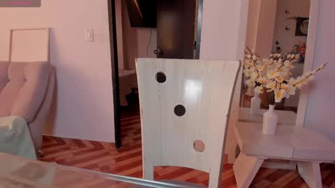 zoe online show from 02-25-25, 04:31