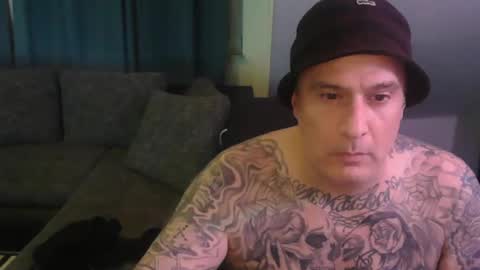 Snapshot of sinalco1975 chatting on 11-16-25, 03:01 sinalco1975 online show from 11-16-25, 03:01