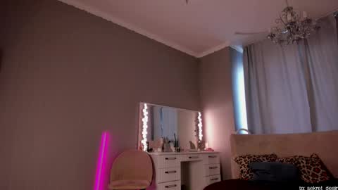 Naomi online show from 04-01-26, 12:17