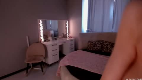 Naomi online show from 04-07-26, 12:16