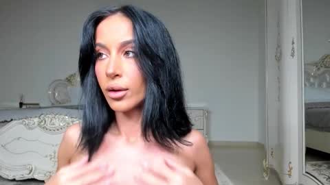 Snapshot of sincerelyc chatting on 11-21-25, 08:18 C online show from 11-21-25, 08:18