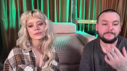 Snapshot of sinchronised chatting on 03-05-26, 11:50 Alissa and Arthur online show from 03-05-26, 11:50