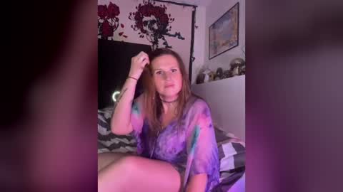 Snapshot of sinderleeisagoodgirl chatting on 07-25-26, 01:25 sinderleeisagoodgirl online show from 07-25-26, 01:25