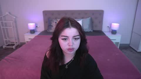 Kira online show from 06-04-26, 12:44