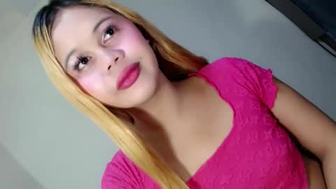 Snapshot of sinfulrose_ chatting on 04-23-26, 10:34 sinfulrose_ online show from 04-23-26, 10:34