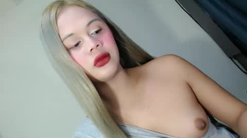 Snapshot of sinfulrose_ chatting on 05-04-26, 10:28 sinfulrose_ online show from 05-04-26, 10:28