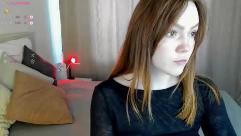 Snapshot of sinfulsmile_ chatting on 03-17-26, 03:33 Ivy online show from 03-17-26, 03:33
