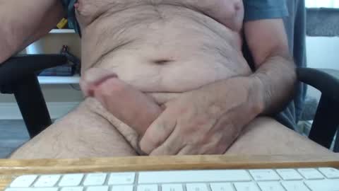 SingleMaleCA online show from 10-04-25, 09:35