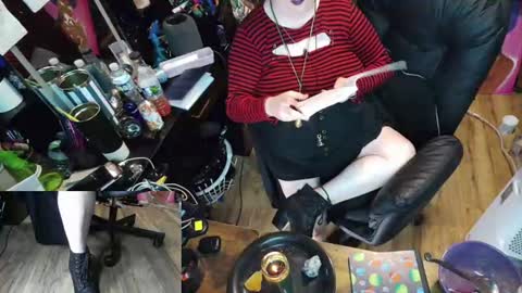 Sinstress hemlock online show from 06-11-26, 02:53