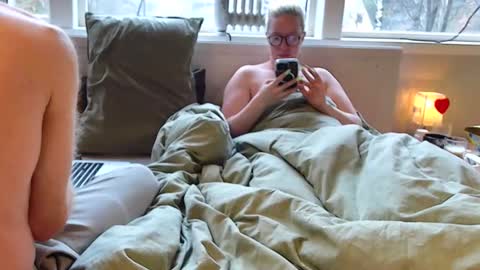 Snapshot of sir_and_essre chatting on 03-17-26, 09:01 Sir Bacchus Miss Essre online show from 03-17-26, 09:01