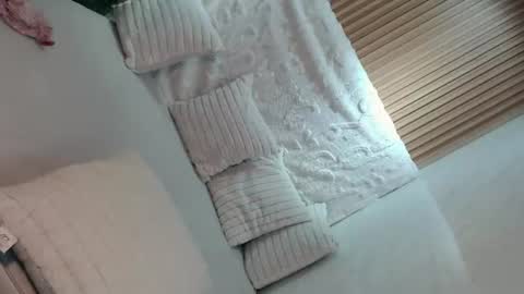 Snapshot of siren_novaxx chatting on 07-28-26, 11:28 hi online show from 07-28-26, 11:28