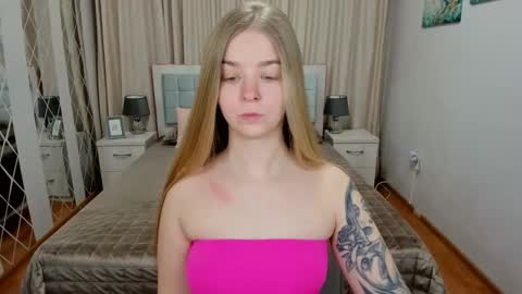 SirenaBloom online show from 02-19-26, 04:52