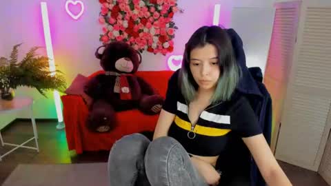 Snapshot of sirenmystique chatting on 06-15-26, 10:17 Si online show from 06-15-26, 10:17