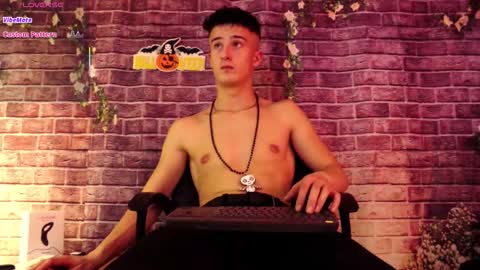 Snapshot of sirredy chatting on 10-29-25, 06:09 Edy online show from 10-29-25, 06:09