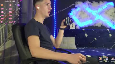 Snapshot of sirreedy chatting on 11-30-25, 04:05 SirReedy online show from 11-30-25, 04:05