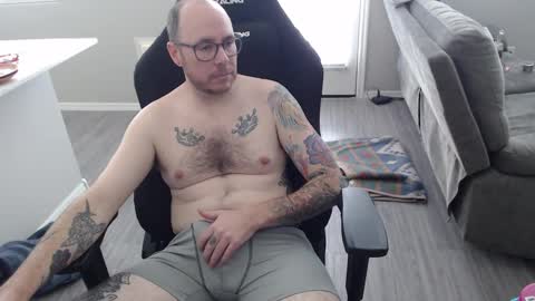 Snapshot of sirscotty831 chatting on 12-11-24, 08:07 Sir Scotty online show from 12-11-24, 08:07