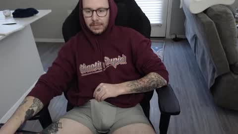 Snapshot of sirscotty831 chatting on 02-04-25, 02:32 Sir Scotty online show from 02-04-25, 02:32