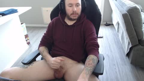 Snapshot of sirscotty831 chatting on 02-16-25, 04:32 Sir Scotty online show from 02-16-25, 04:32