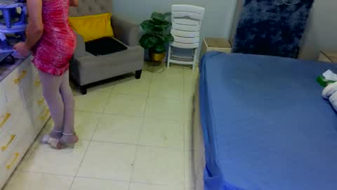 D i f a  Ana Arbeh shemale online show from 03-25-26, 11:55