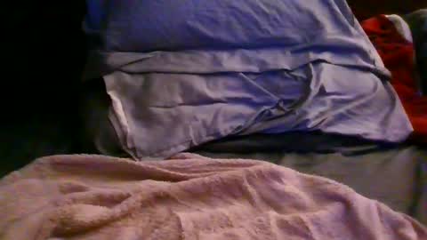 wants to suck cock online show from 10-27-25, 12:36