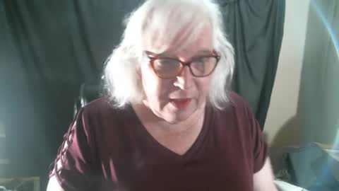 Snapshot of sissydianetx chatting on 12-20-24, 12:41 Sissy Diane online show from 12-20-24, 12:41