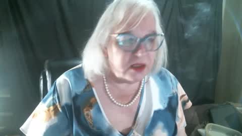 Snapshot of sissydianetx chatting on 01-01-25, 12:32 Sissy Diane online show from 01-01-25, 12:32
